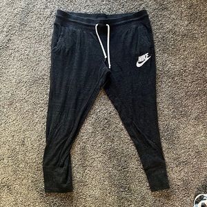 Nike capris